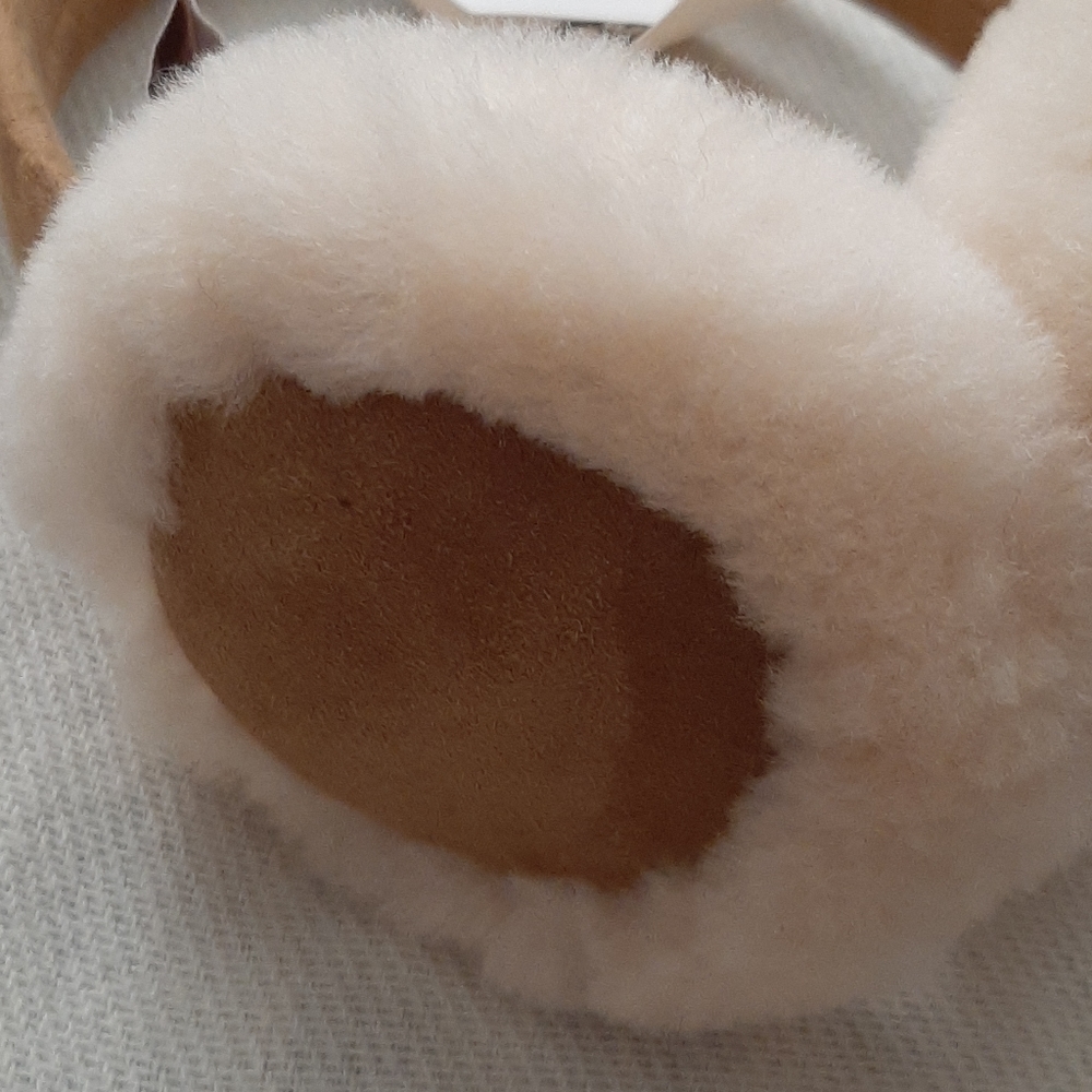 Australia Shearling & Suede Earmuffs - Picture 4 of 6